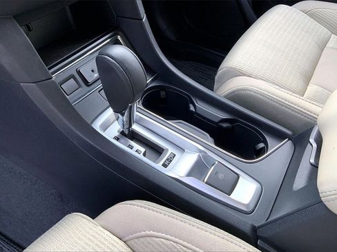 Used 2024 Subaru Ascent Premium w/ Convenience Package image 18