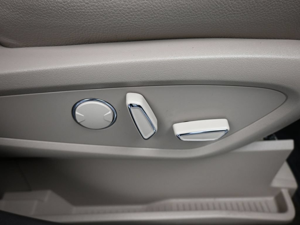 Used 2022 Lincoln Nautilus AWD w/ Premium Package image 42