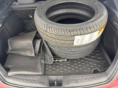 Used 2020 Toyota C-HR XLE FWD image 31