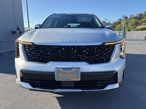 Used 2025 Kia Sorento EX image 2