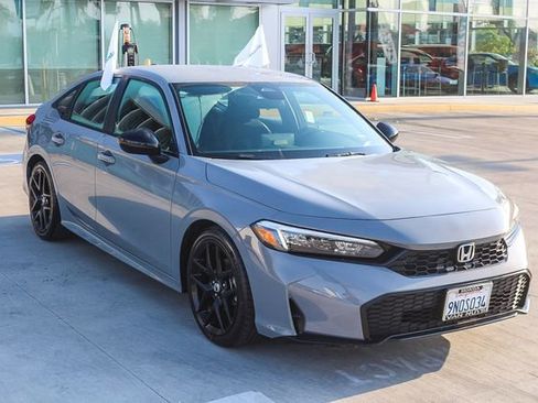 Used 2025 Honda Civic Sport image 3