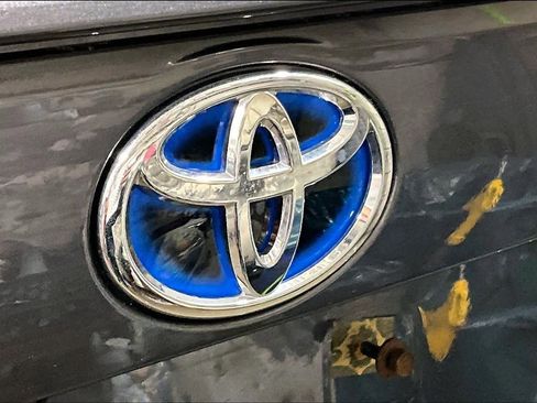 Used 2024 Toyota RAV4 SE image 29