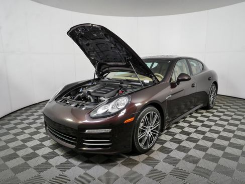 Used 2016 Porsche Panamera 4S AWD/4WD image 36