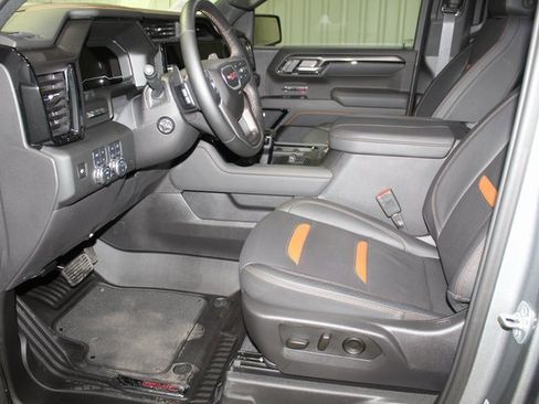 Used 2025 GMC Sierra 1500 AT4 w/ AT4 Premium Package image 10