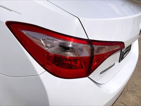 Used 2018 Toyota Corolla LE FWD image 50