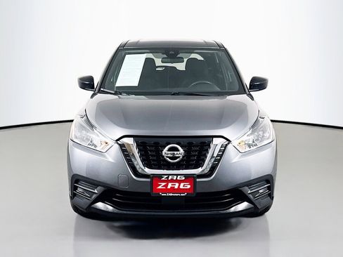Used 2020 Nissan Kicks S image 8