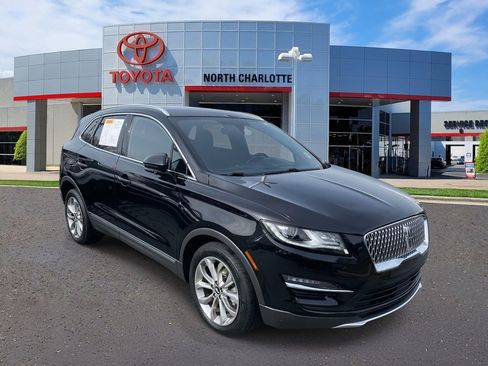 Used 2019 Lincoln MKC Select w/ Select Plus Package image 2
