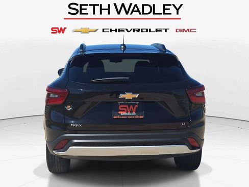 Used 2025 Chevrolet Trax LT w/ LT Convenience Package FWD image 6