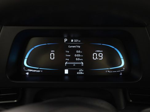 Certified 2025 Hyundai Elantra Sport image 23