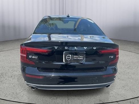 Used 2020 Volvo S60 T5 Momentum FWD image 3