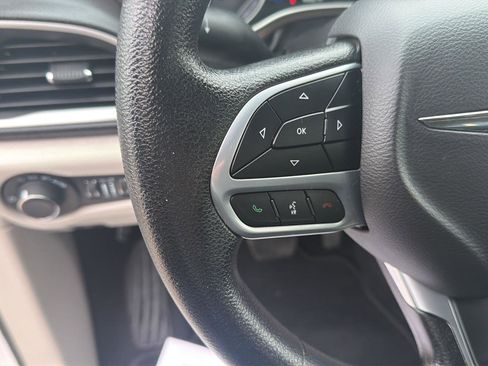 Used 2021 Chrysler Voyager Lxi FWD image 17