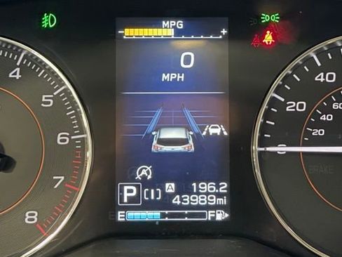 Used 2020 Subaru Crosstrek 2.0i Limited w/ Moonroof Package w/Navigation AWD/4WD image 17