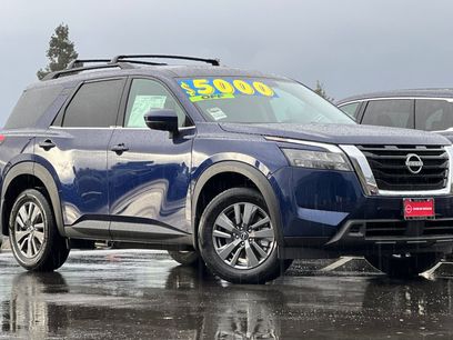 New 2025 Nissan Pathfinder SV