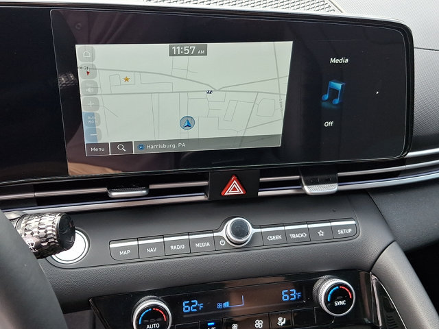 Certified 2023 Hyundai Elantra Limited FWD image 16