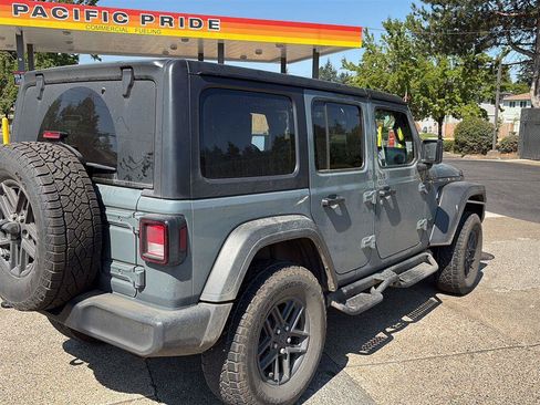 Used 2025 Jeep Wrangler Unlimited Sport AWD/4WD image 7