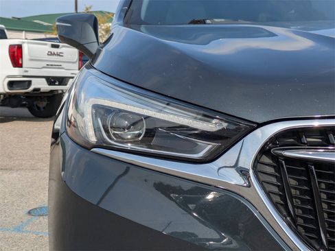 Used 2019 Buick Enclave Essence image 10