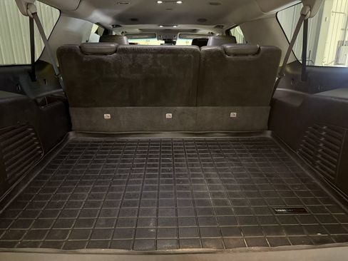 Used 2018 Cadillac Escalade ESV Luxury AWD/4WD image 28
