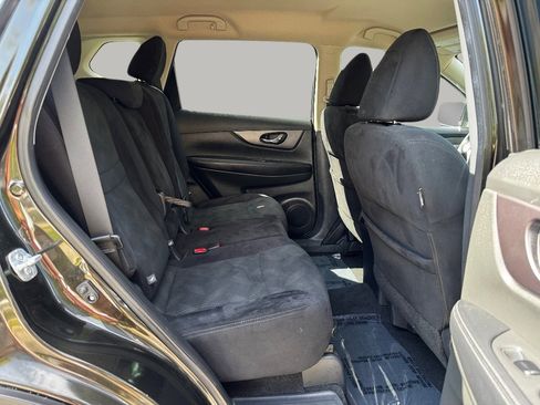 Used 2016 Nissan Rogue SV image 18