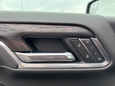 Used 2026 GMC Sierra 1500 SLT image 11