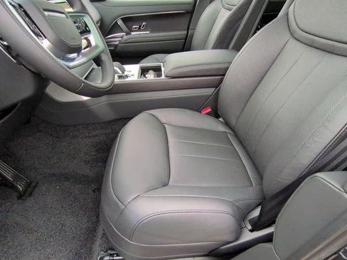 New 2026 Land Rover Range Rover SE image 16