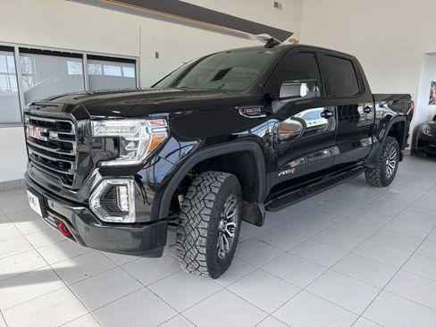 Used 2022 GMC Sierra 1500 AT4 w/ AT4 Premium Package image 3