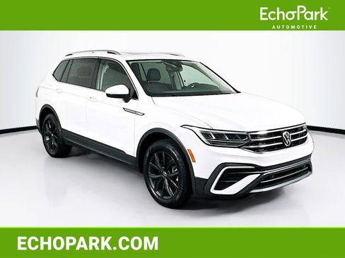Used 2024 Volkswagen Tiguan SE image 1
