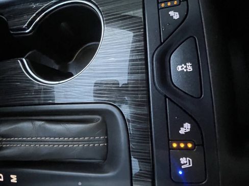 Used 2018 Chevrolet Impala Premier w/ Premier Confidence Package FWD image 15