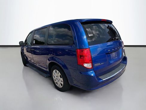 Used 2019 Dodge Grand Caravan SE w/ UConnect Hands-Free Group FWD image 7