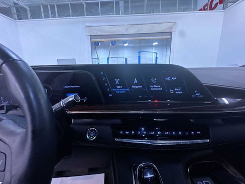 Used 2024 Cadillac Escalade Premium Luxury image 23