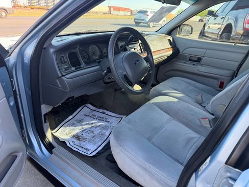 Used 2003 Ford Crown Victoria Police Interceptor image 25