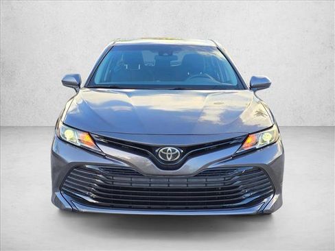Used 2018 Toyota Camry LE FWD image 2