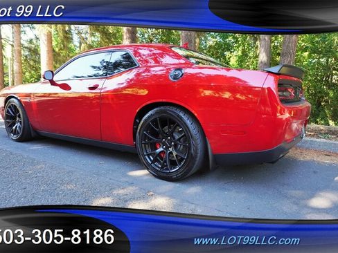 Used 2015 Dodge Challenger SRT Hellcat RWD image 11