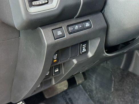 Used 2024 Nissan Frontier SL w/ Technology Package image 10