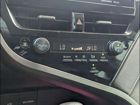 Used 2022 Toyota Camry XSE w/ Navigation Package FWD image 16