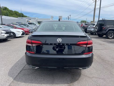 Used 2020 Volkswagen Passat 2.0T R-Line FWD image 4