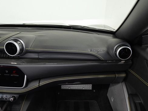 Used 2020 Ferrari Portofino RWD image 52
