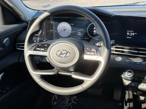 Used 2023 Hyundai Elantra SEL w/ Convenience Package image 15