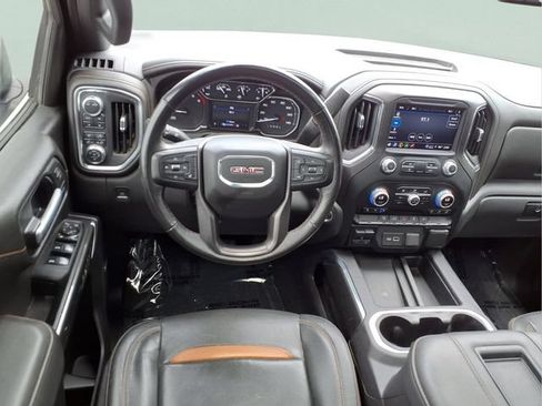 Used 2022 GMC Sierra 1500 AT4 w/ AT4 Preferred Package AWD/4WD image 4