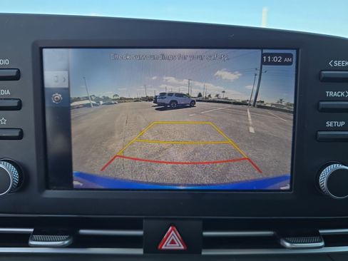 Used 2024 Hyundai Elantra SE image 18