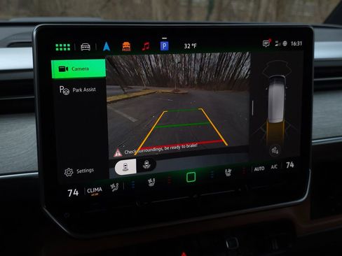 Used 2025 Volkswagen ID. Buzz Pro S image 35