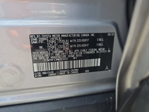 Used 2021 Toyota RAV4 XLE w/ Convenience Package FWD image 28