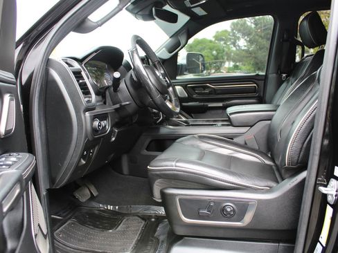 Used 2019 RAM 1500 Limited RWD image 9