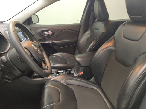 Used 2020 Jeep Cherokee Altitude image 17