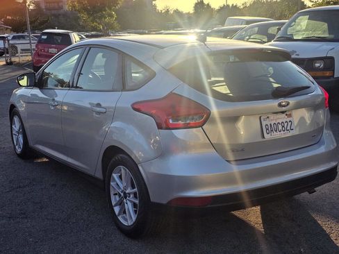Used 2017 Ford Focus SE FWD image 3