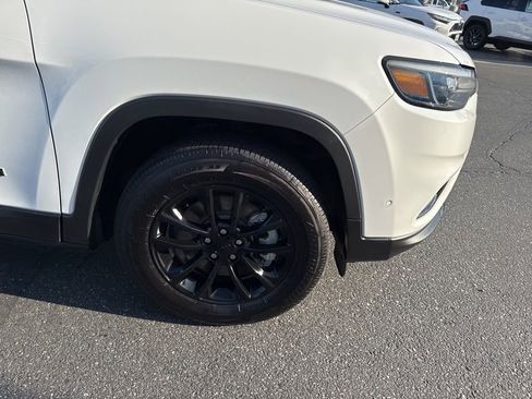 Used 2023 Jeep Cherokee Altitude Lux image 20