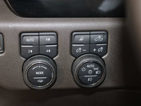 Used 2025 Chevrolet Silverado 1500 LT Trail Boss w/ LT Trail Boss Premium Package AWD/4WD image 43