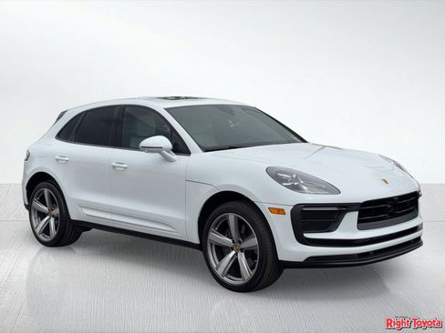 Used 2025 Porsche Macan image 7