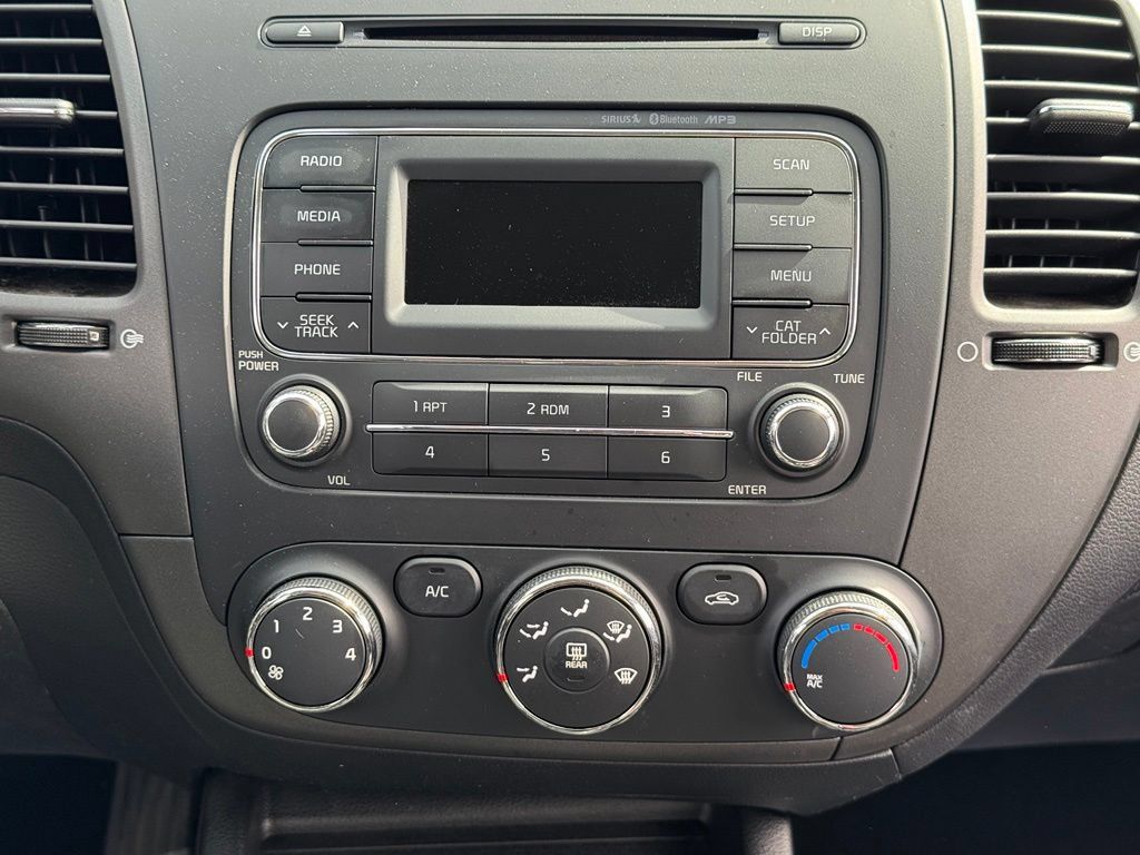 Used 2014 Kia Forte LX FWD image 3
