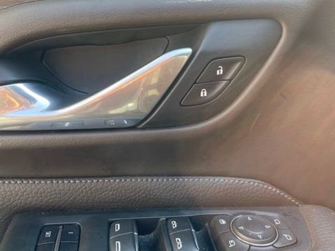 Used 2021 GMC Yukon XL Denali AWD/4WD image 7