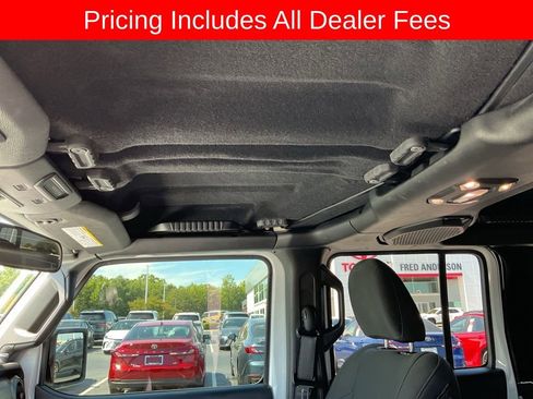 Used 2019 Jeep Wrangler Unlimited Sport S AWD/4WD image 7